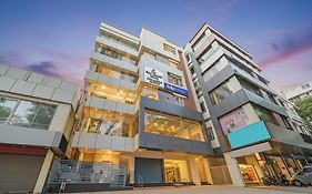 Fabhotel Vasatiya Hotel & Suites